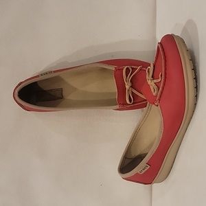 CROCS COLORLITE RED LOAFERS BOAT SHOES FLATS (sz 9)